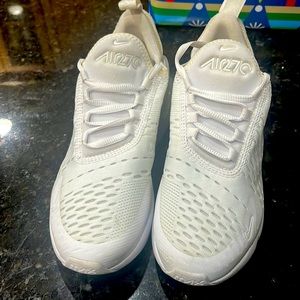 Women’s size 5.5/youth 4/EU 35.5 Nike air max 270 EUC